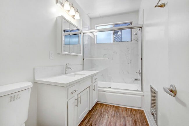 Photo - Sepulveda Apartments