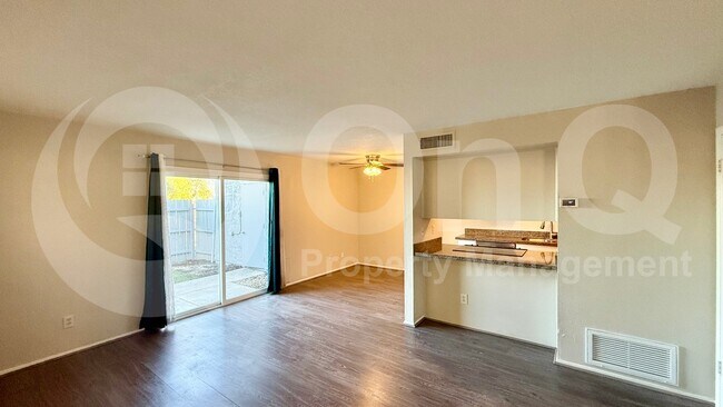 Photo - 5304 W Hearn Rd