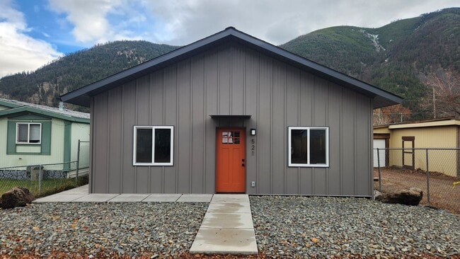 Building Photo - Newly Constructed Four Bedroom House With a Dog Considered