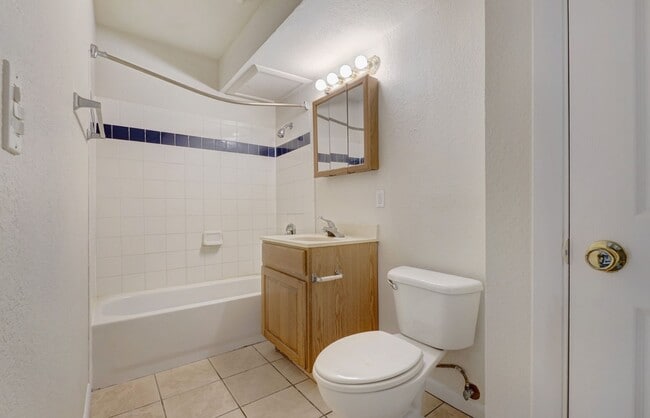 Photo - Lakeview Apartments