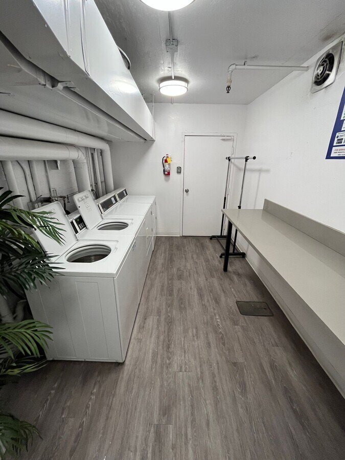 Photo - 10755 Kling Street