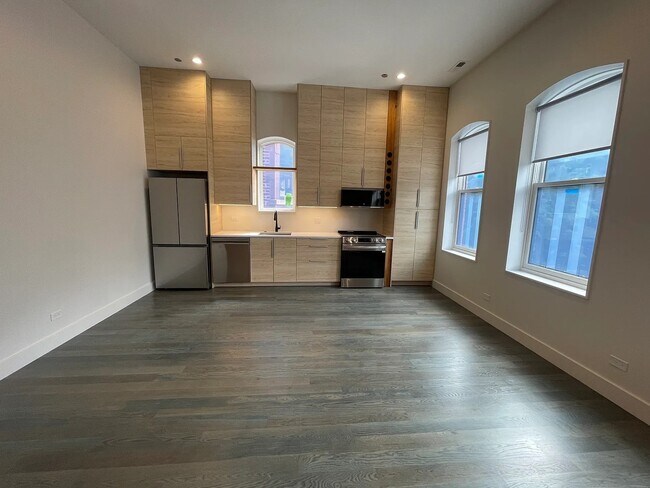 1057 N Wolcott Ave