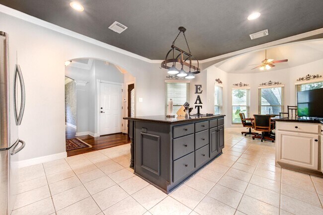 1811 Emerald Green Dr