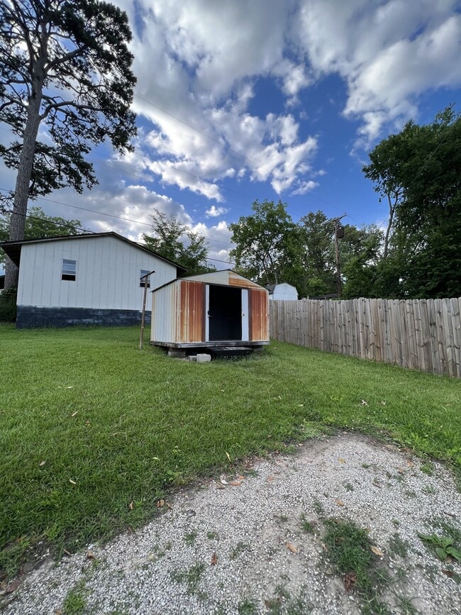 Photo - 2801 Carson Ave