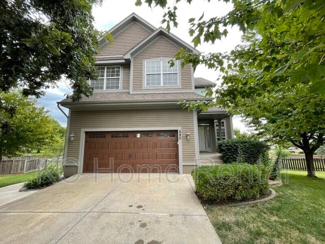 Photo - 880 E Cheyenne St House