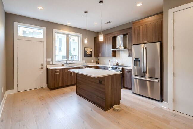 Photo - Queen Village Townhome with Parking