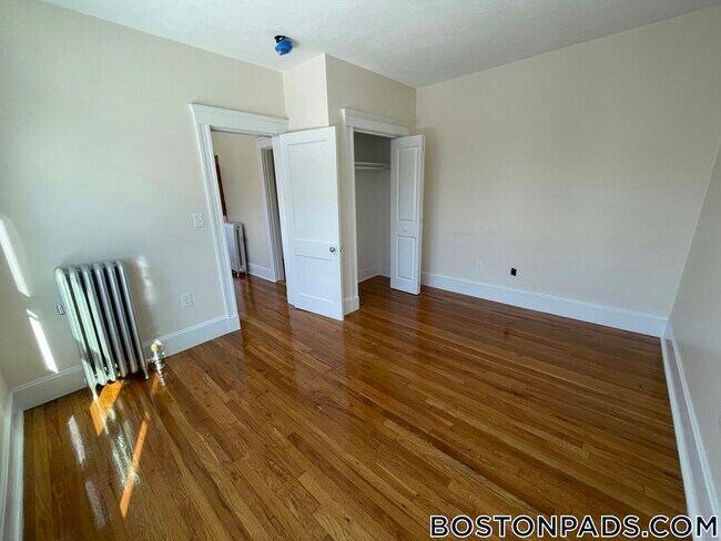 17 Berwick Rd