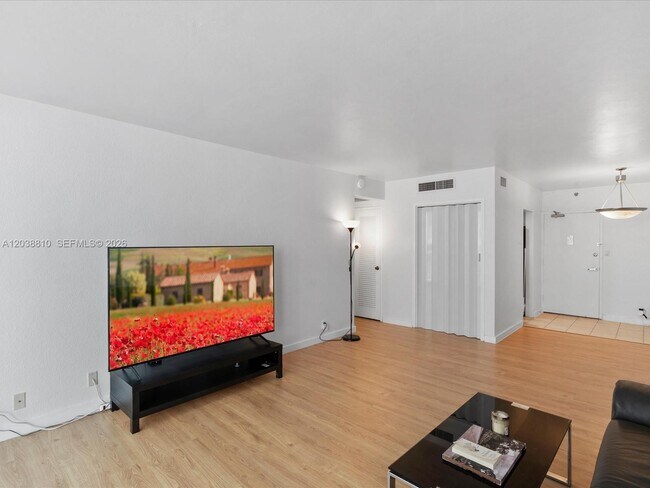 Photo - 1200 West Ave Unit 823