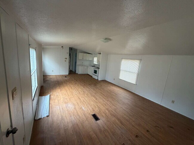 Photo - 214 Tallie Ct