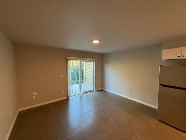 Photo - 2915 Waverly Dr SE