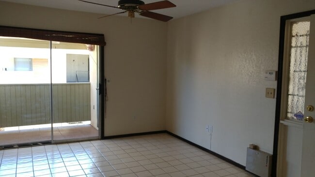 Photo - ADORABLE POOLSIDE CONDO IN THE MELROSE!