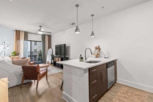 Photo - 455 14th St NW Unidad ID1343902P