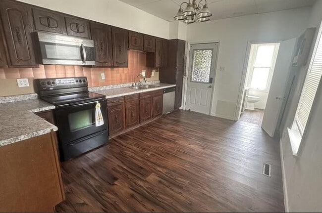 Photo - 1434 Avenue D