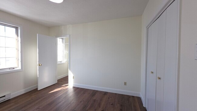 Photo - 8 Wall St Unit 1