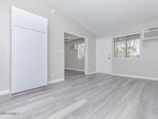 Photo - 13517 W Glendale Ave Unidad 1