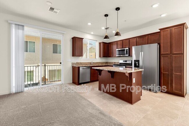 Photo - 520 Logan Jacob Ln