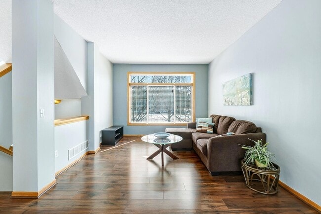 Photo - 10514 8th Ave N