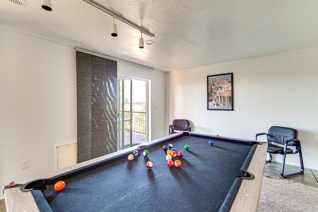 48 S Cimarron Cir
