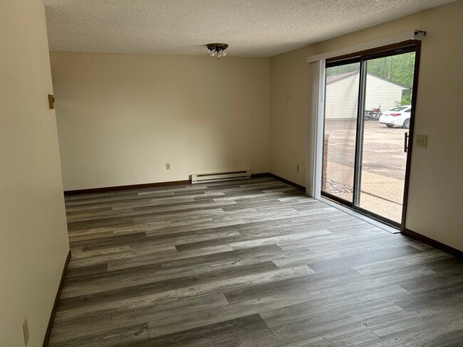 Photo - 2908 Birch St