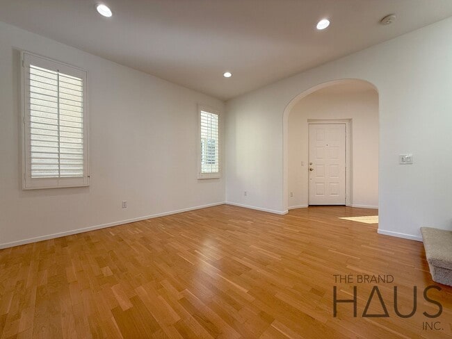 Photo - Desirable Oak Creek Community Detached Home with Two Car Garage