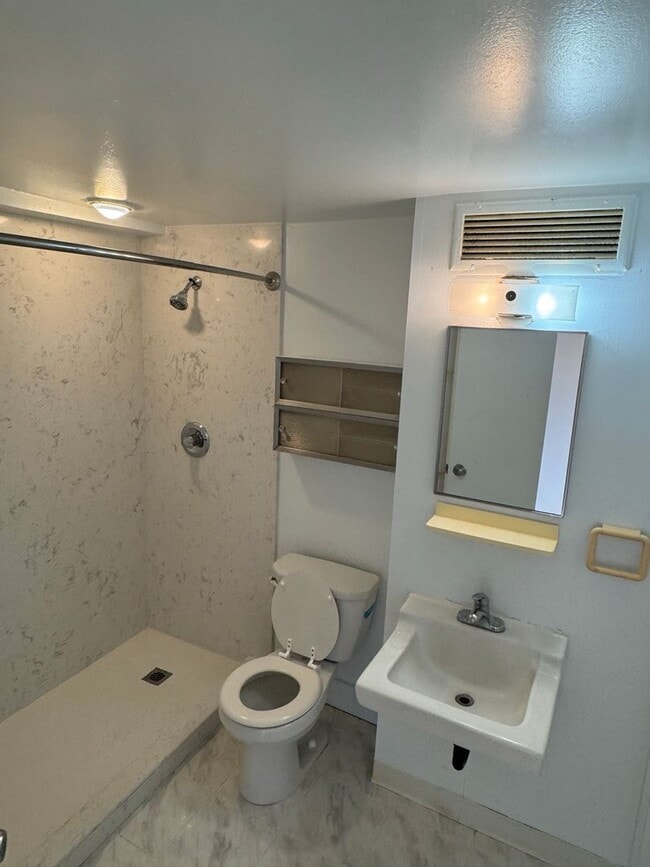 Photo - 750 Amana St Unit 2006