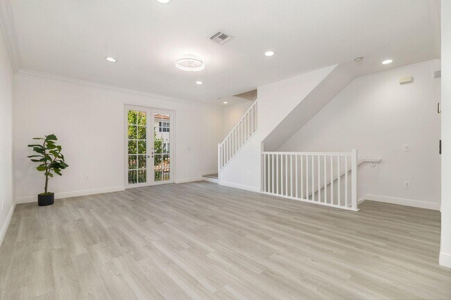 Photo - 2502 N Dixie Hwy