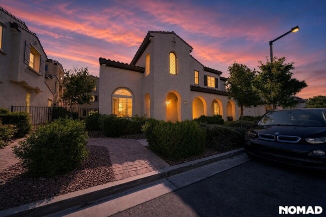 Photo - 1902 Hollywell St