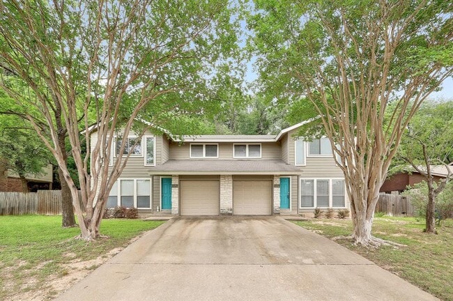 Building Photo - 6519 Hart Ln