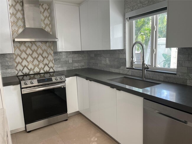 Photo - 2900 SW 16th St