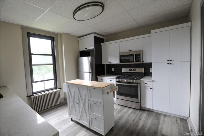 Building Photo - 141 St James St Unit 4c