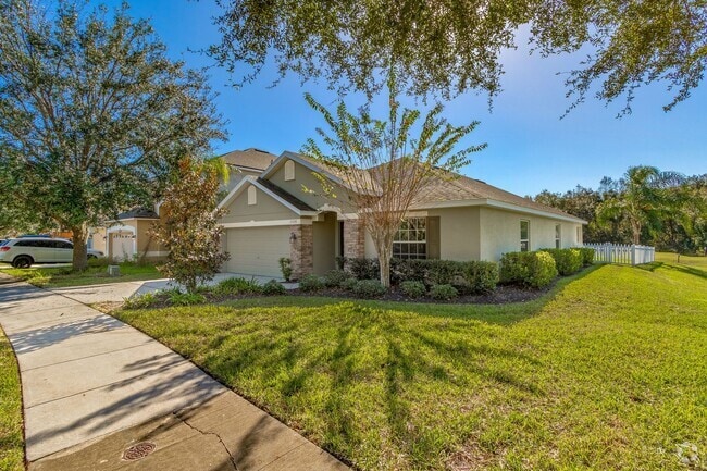 Building Photo - Resort-like 4/2 Summerbrooke Home in Mount...