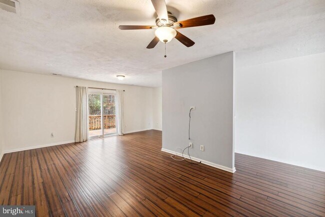 Photo - 16250 Taconic Cir