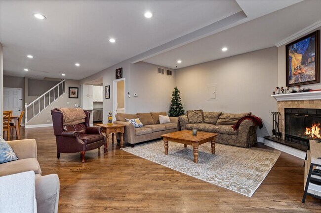 Photo - 2553 N Southport Ave