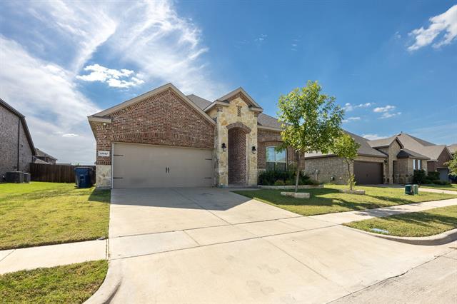 Photo - 4037 Woodford Dr