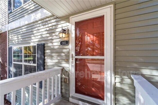 Photo - 205 SE Booth Ave