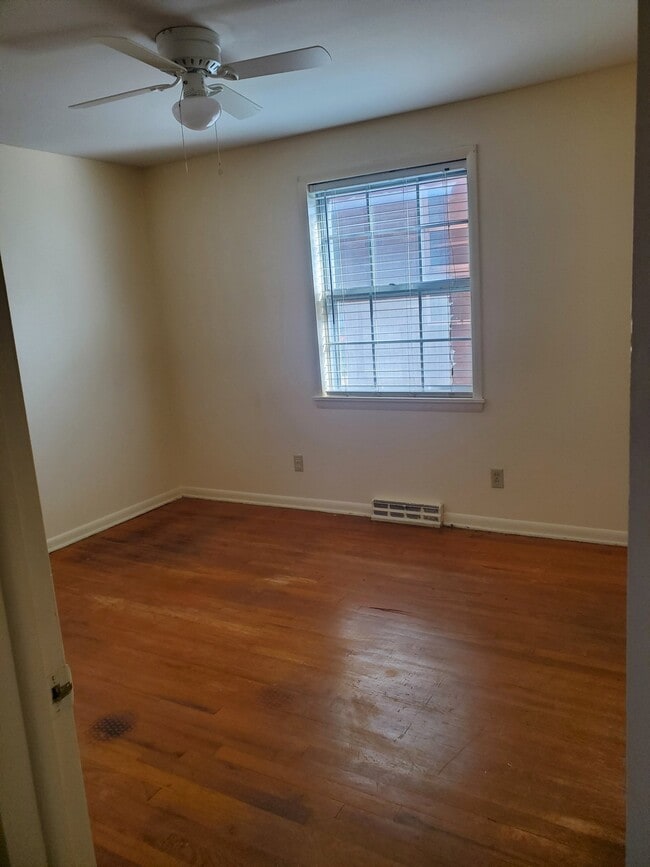Photo - 1258 E Elm St Unit 2