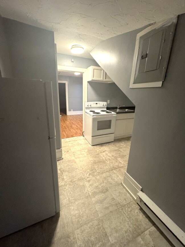 Photo - 385 Lutz St Unit 5