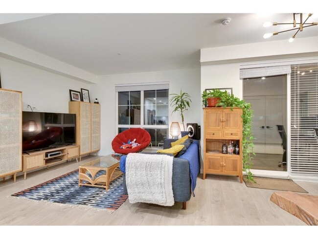 Photo - 20018-2083A 83A Ave Unité B507