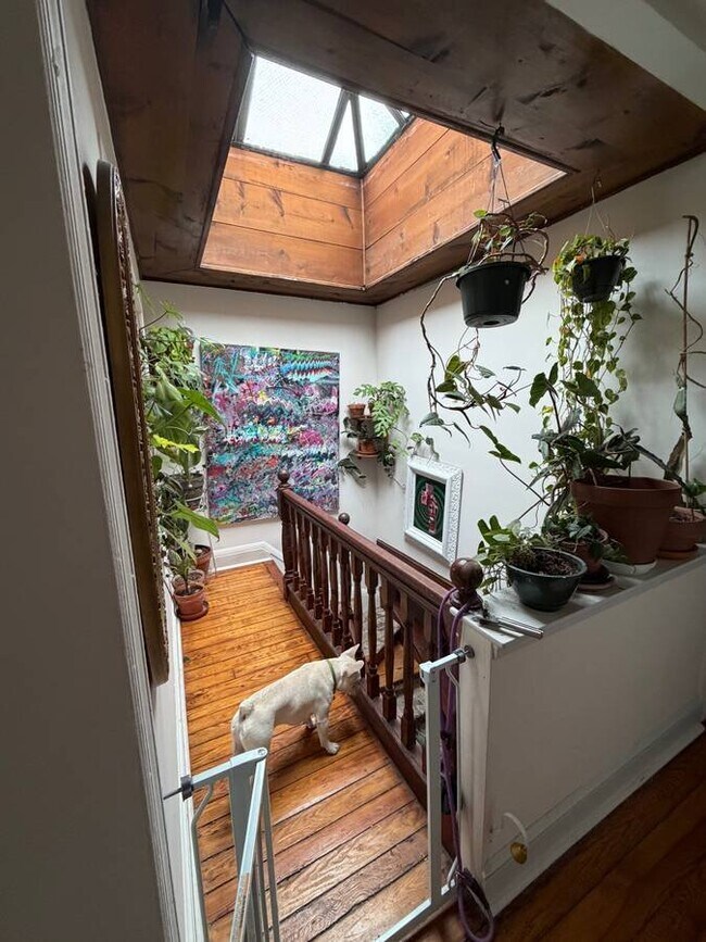Photo - 2846 Huntingdon Ave