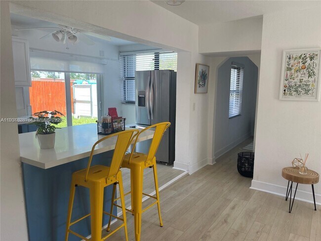 Photo - 1560 NE 145th St Unidad 1