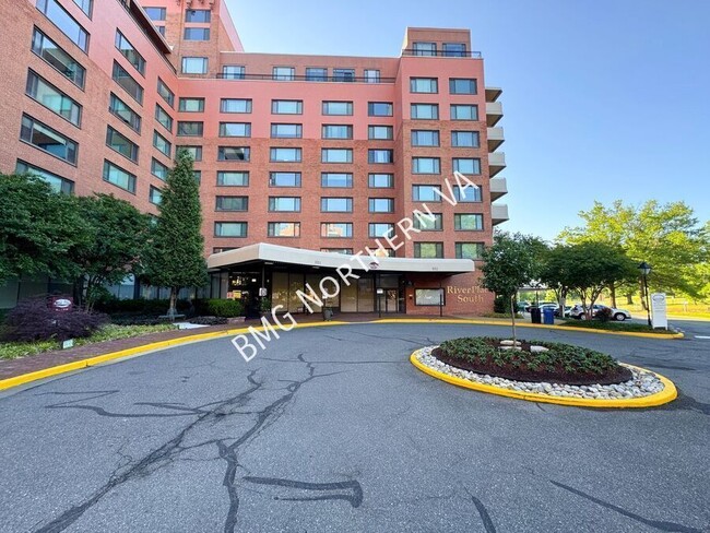 Photo - 1011 Arlington Blvd