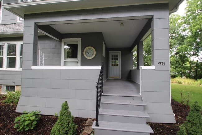 Photo - 337 Mendon Rd