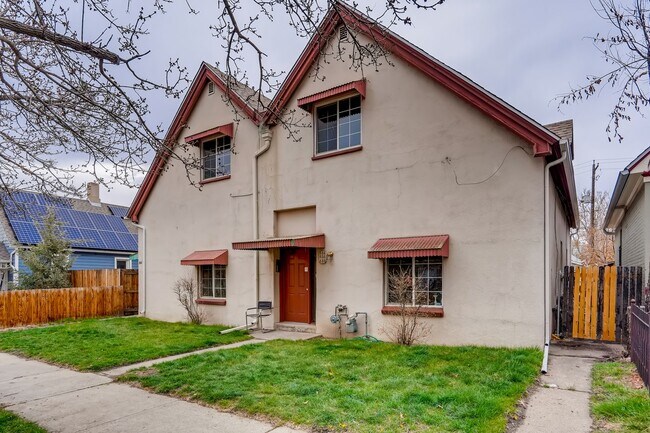 Photo - 836 Galapago St