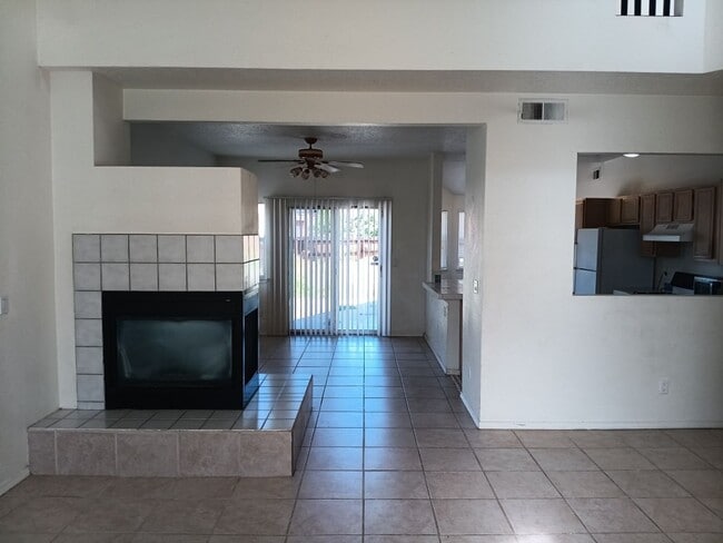 Photo - 4 Bedroom, 2.5 Bathroom! Lovely Home in Lo...