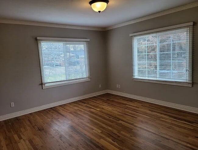 Photo - 3425 Owen St