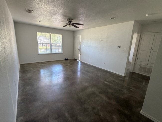 Photo - 712 Seven Oaks Rd