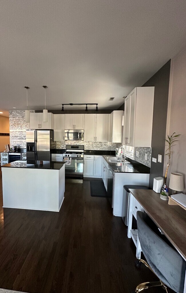 Photo - 750 N Willard Ct Unit 104