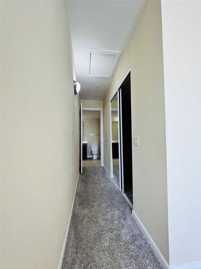 Building Photo - 7575 Kirby Dr Unit 2401