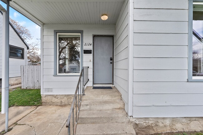 Photo - 2124 W College Ave