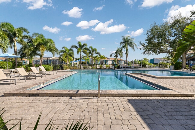 Photo - Trellis at the Lakes